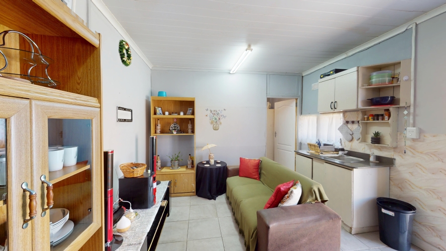 7 Bedroom Property for Sale in Sunbird Park Western Cape